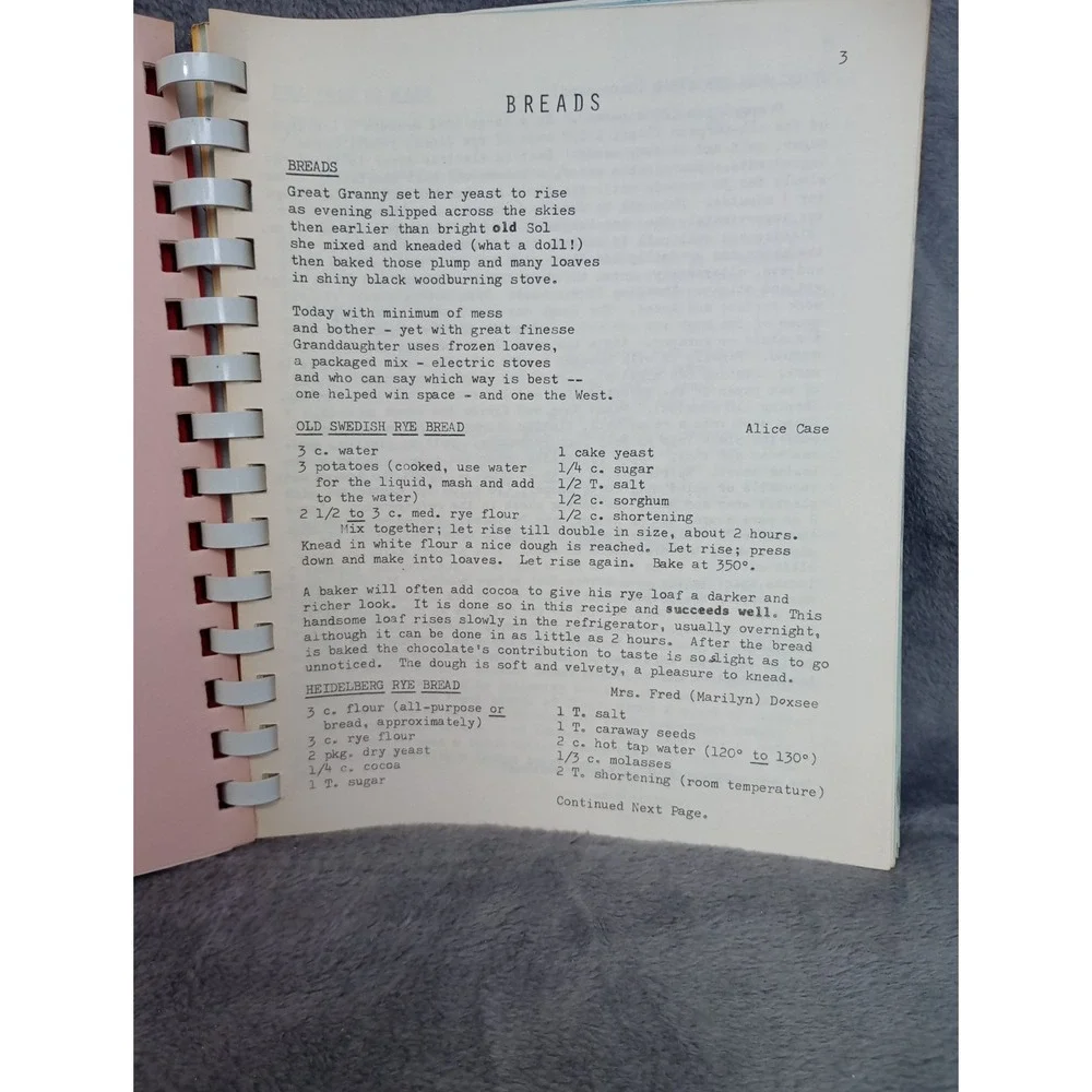Boone Woman's Club Cookbook Boone,‎ Iowa Bicentennial Edition 1976 Local Recipes